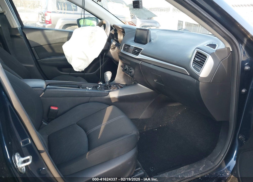 2018 MAZDA 3 SPORT VIN: 3MZBN1U71JM211940