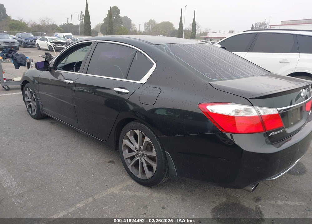 2015 HONDA ACCORD VIN: 1HGCR2F52FA078320