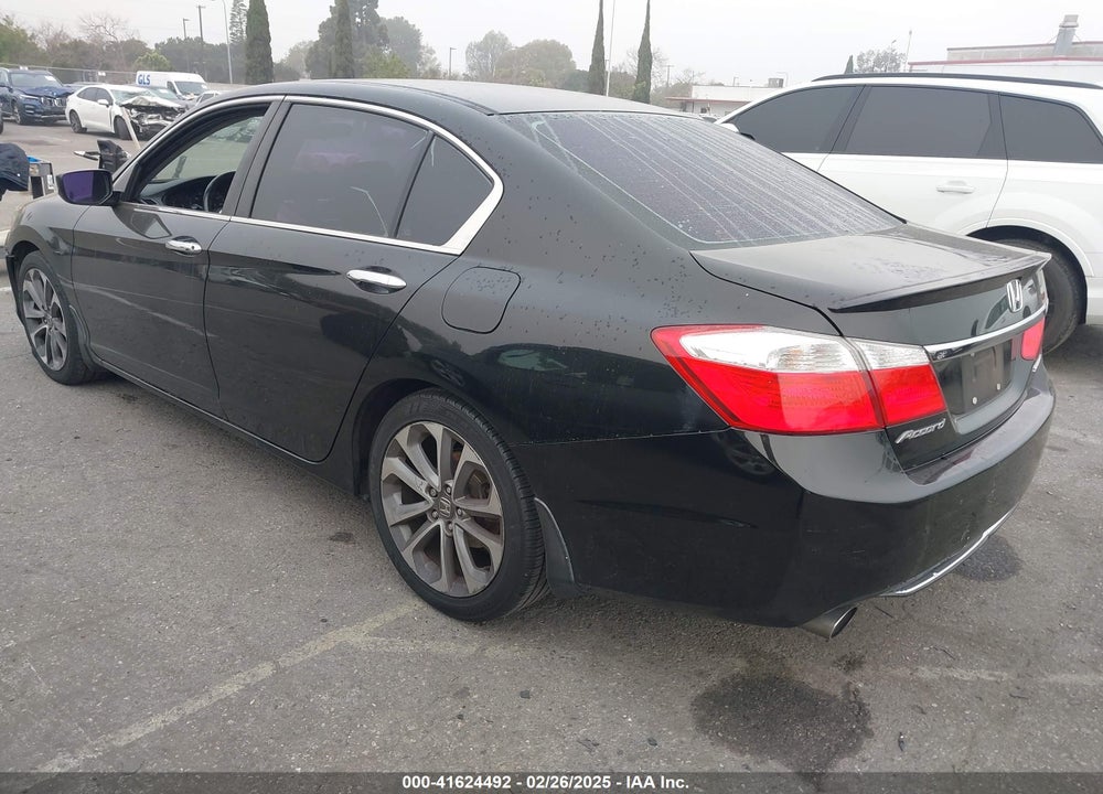 2015 HONDA ACCORD VIN: 1HGCR2F52FA078320