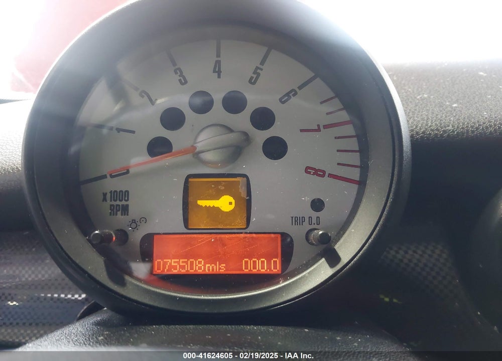 2011 MINI COOPER S VIN: WMWSV3C54BTY13827