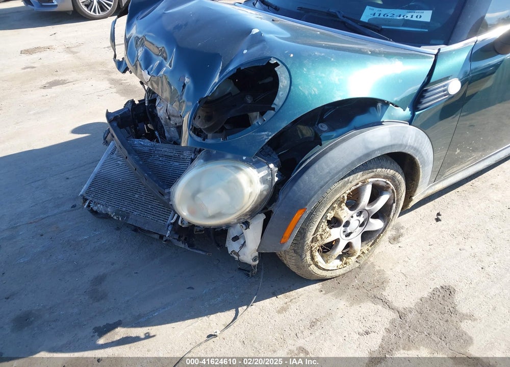 2009 MINI COOPER VIN: WMWMF33549TW71172