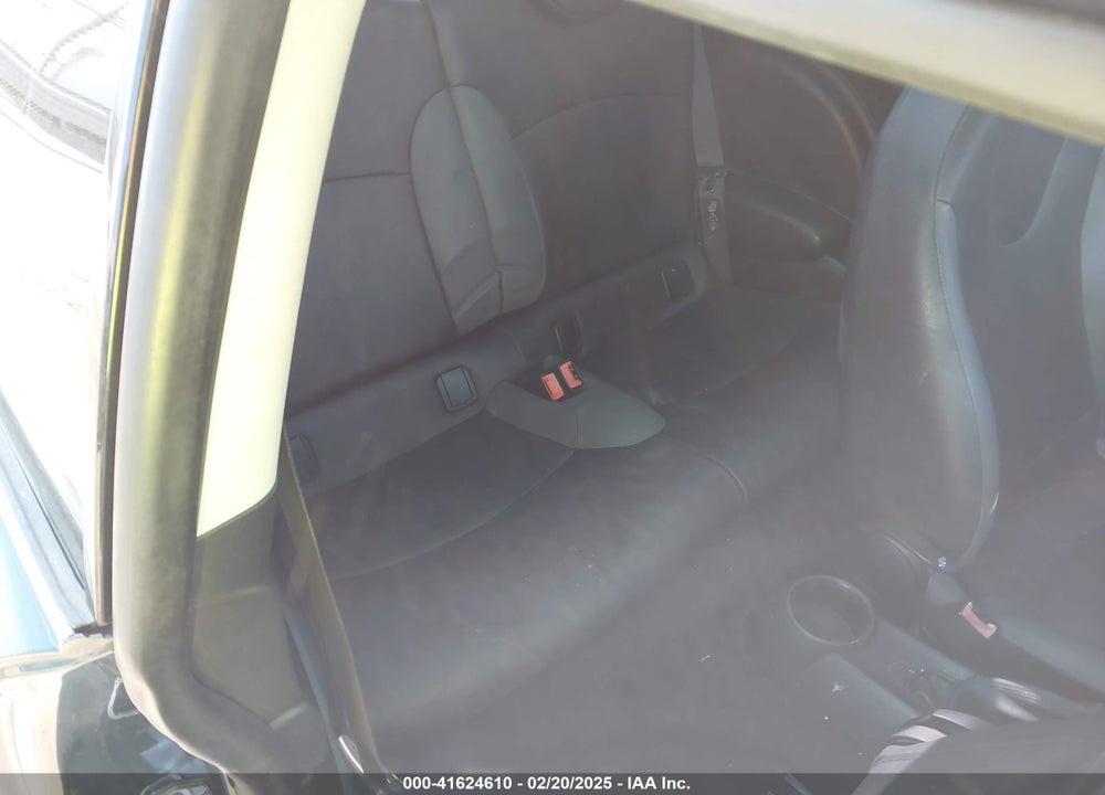 2009 MINI COOPER VIN: WMWMF33549TW71172