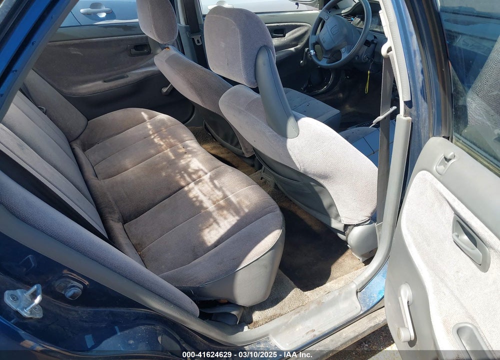 1993 HONDA CIVIC DX VIN: 1HGEG8645PL034584