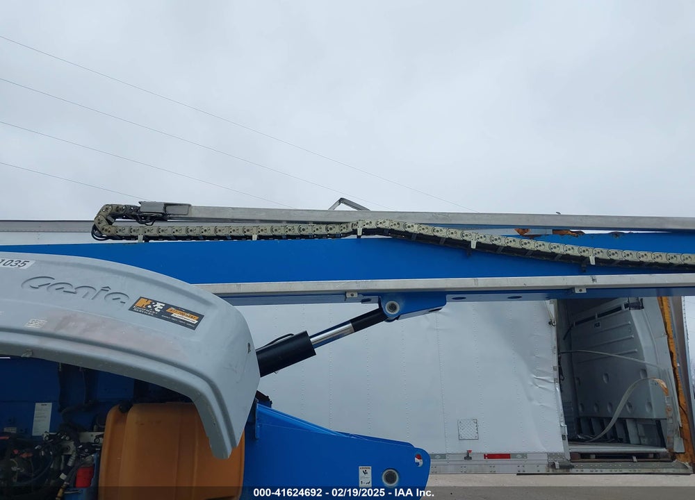 2015 GENIE BOOM LIFT VIN: S851512324