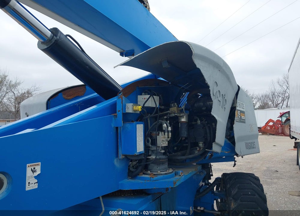 2015 GENIE BOOM LIFT VIN: S851512324