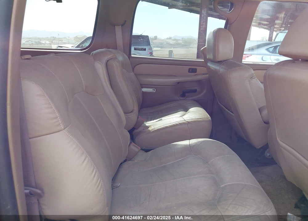 2000 CHEVROLET SUBURBAN 1500 LT VIN: 3GNFK16T6YG197248