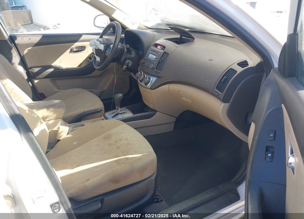2010 HYUNDAI ELANTRA VIN: KMHDU4AD7AU863303