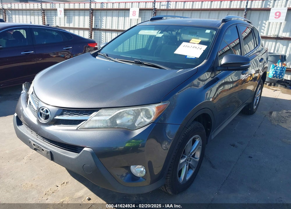 2015 TOYOTA RAV4 XLE VIN: 2T3WFREV9FW134673