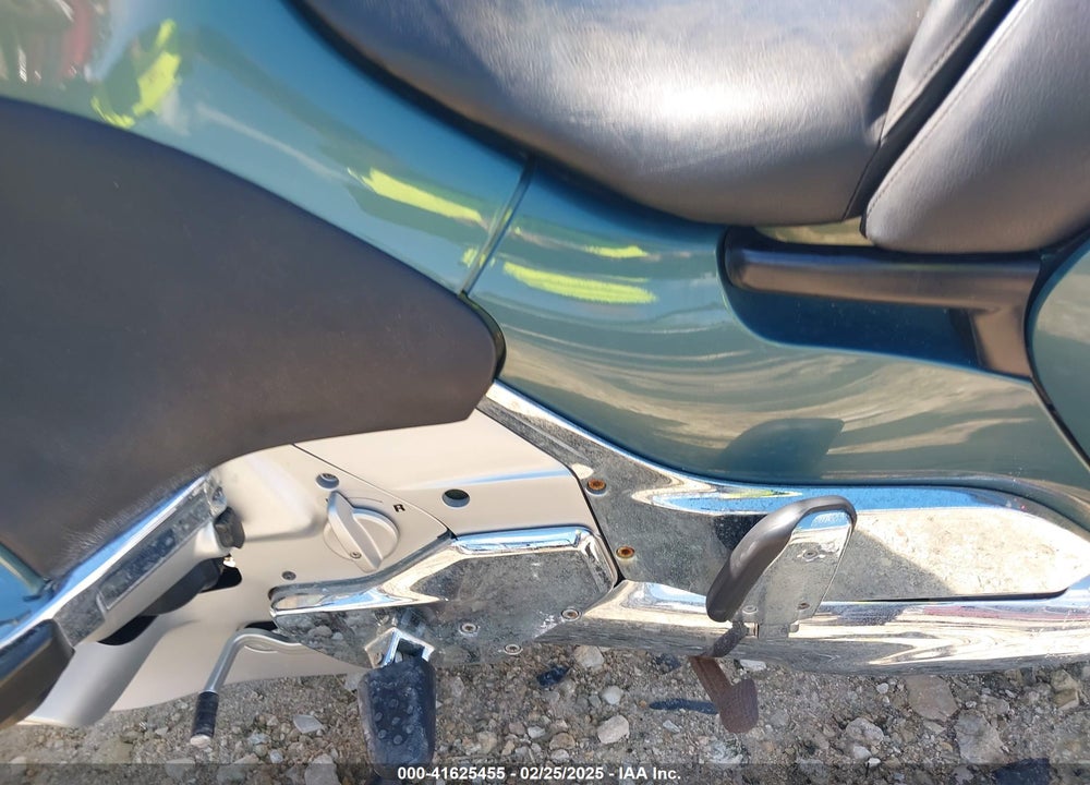 2002 BMW K1200 LT VIN: WB10555A22ZD76200