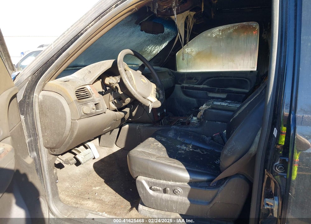2014 CHEVROLET SUBURBAN 1500 VIN: 1GNSCKE08ER149268