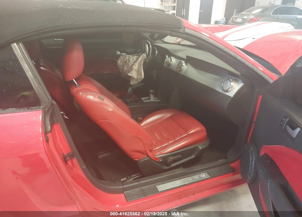 2006 FORD MUSTANG GT VIN: 1ZVHT85H965137826