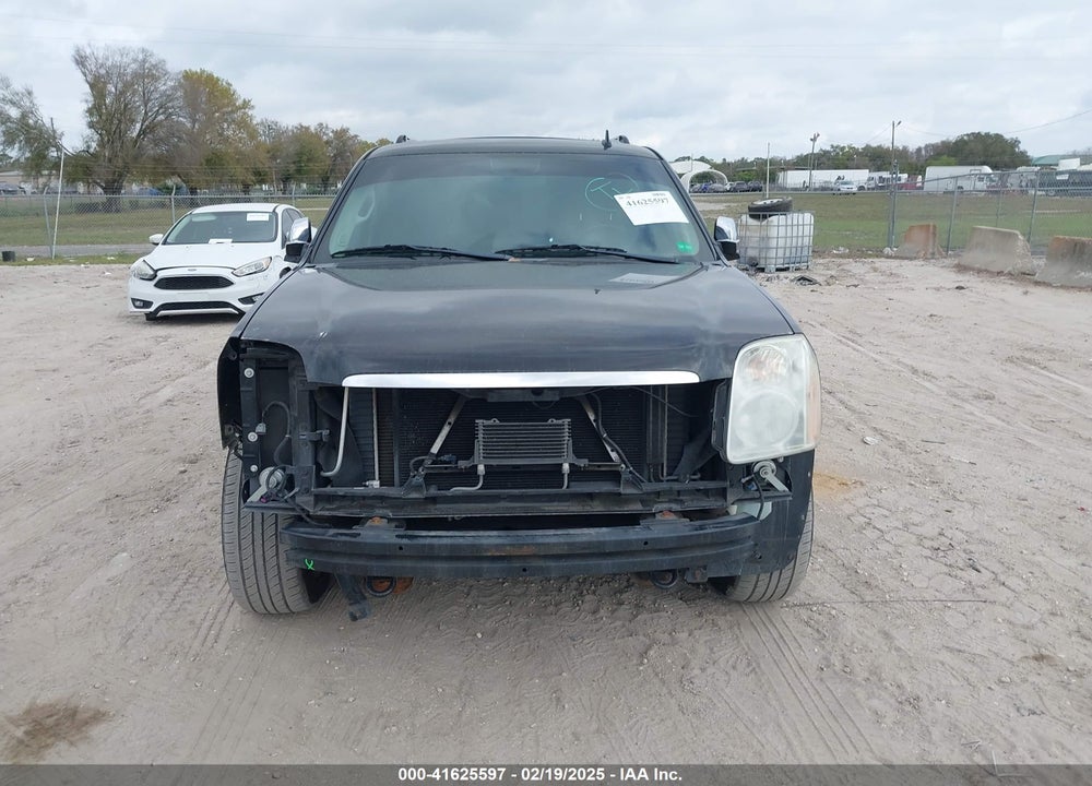 2011 GMC YUKON XL 1500 VIN: 1GKS2MEF8BR184114