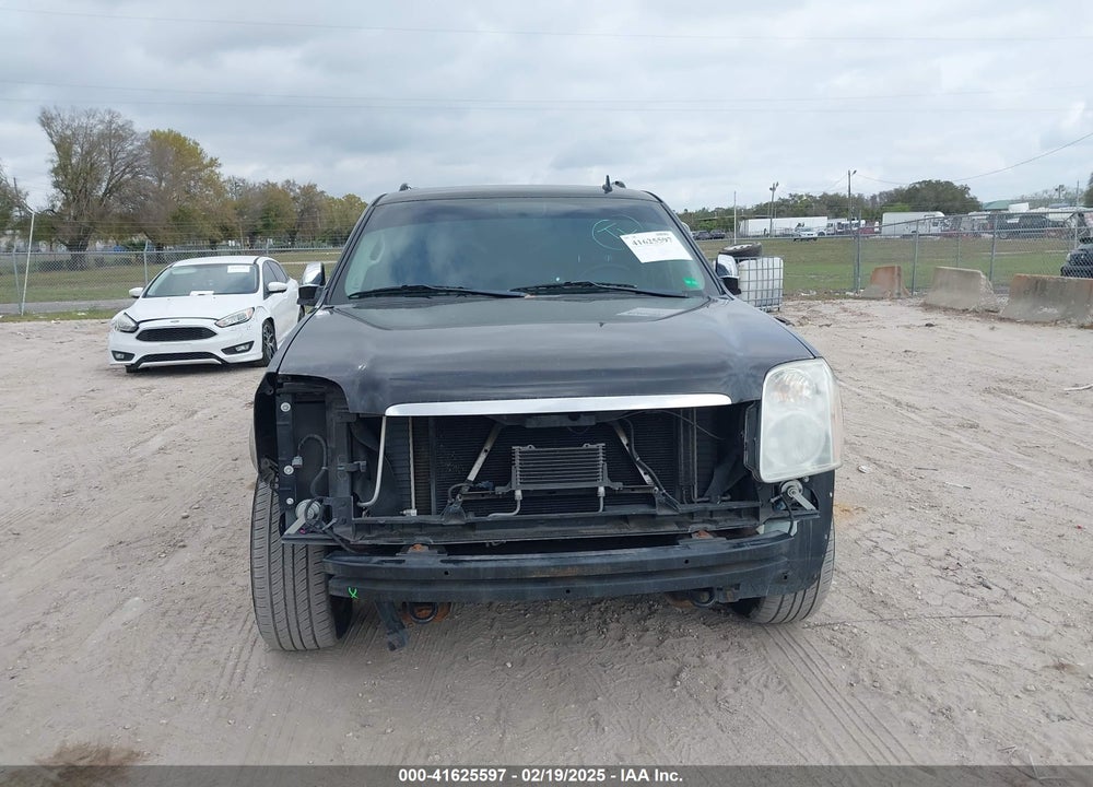 2011 GMC YUKON XL 1500 VIN: 1GKS2MEF8BR184114