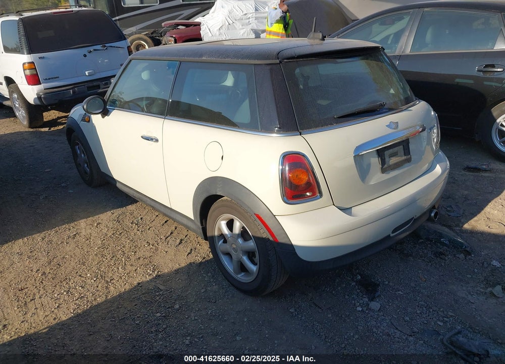 2009 MINI COOPER VIN: WMWMF33509TU72507