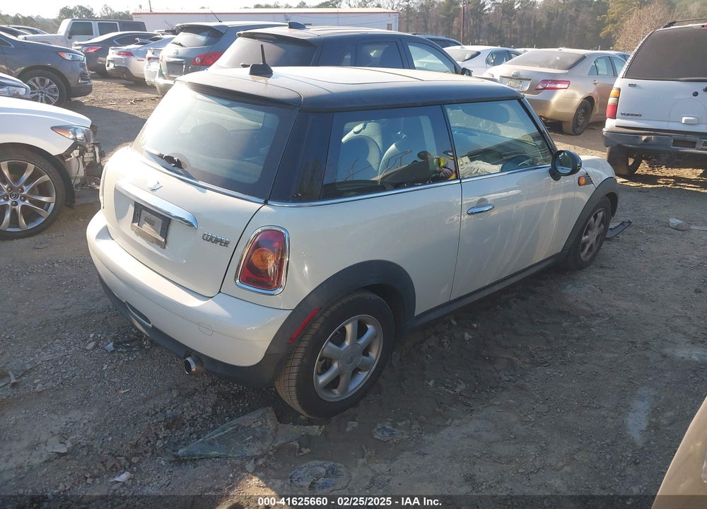 2009 MINI COOPER VIN: WMWMF33509TU72507