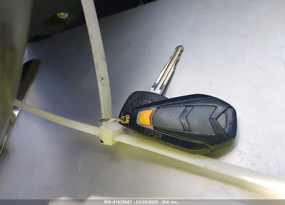 2005 SCION XB VIN: JTLKT324450212638