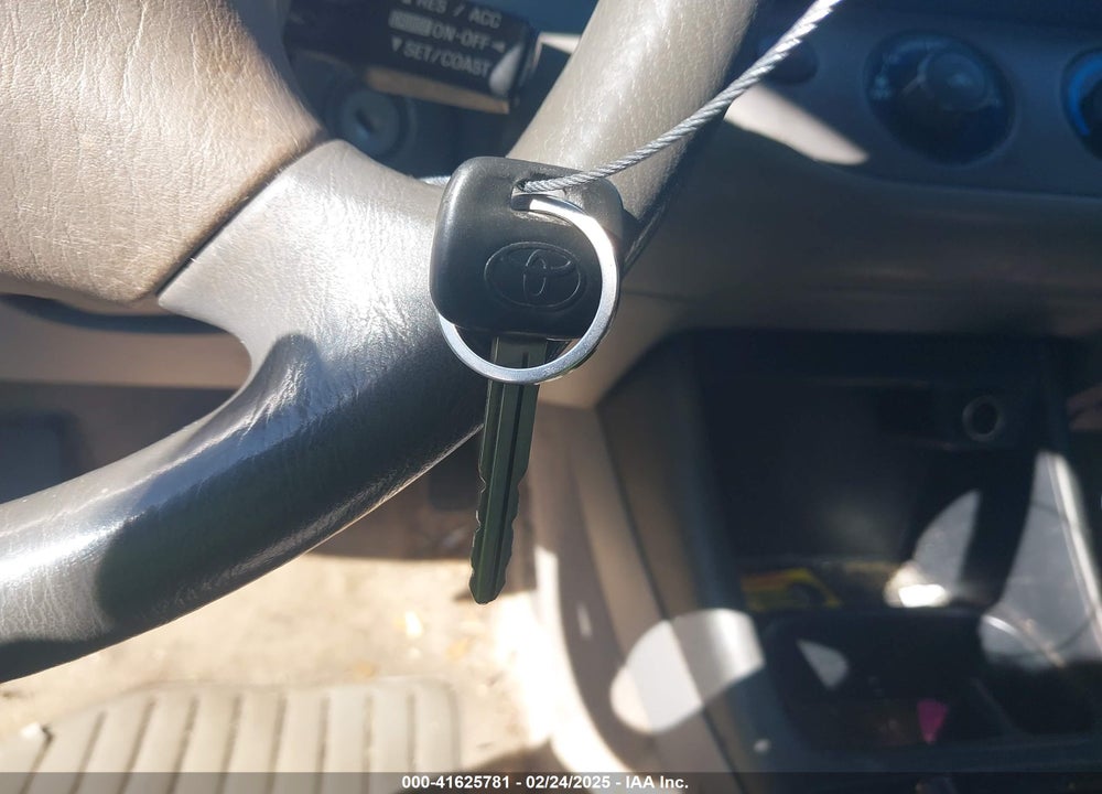 2004 TOYOTA CAMRY VIN: 4T1BE32K14U323638