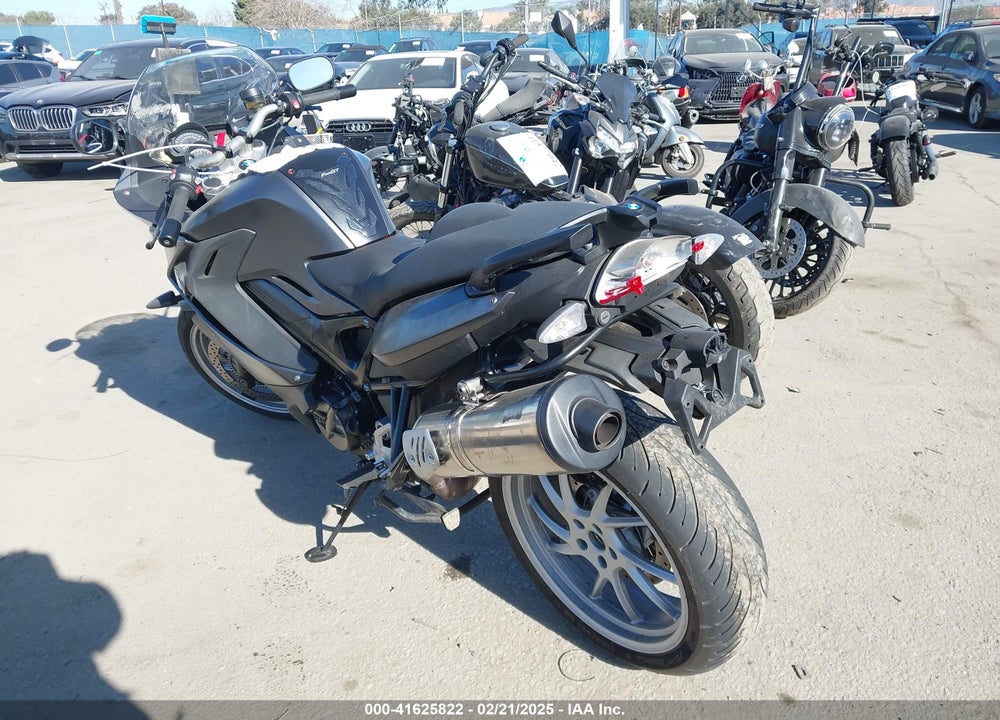 2013 BMW F800 GT VIN: WB10B1301DZF87385