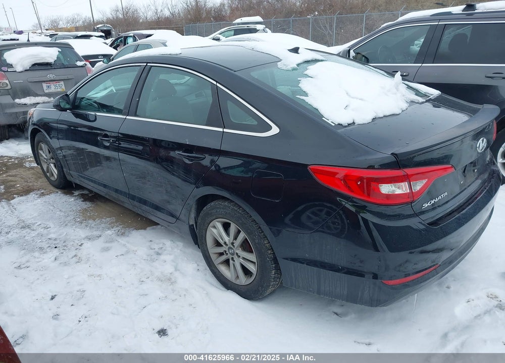 2015 HYUNDAI SONATA VIN: 5NPE24AF5FH206050