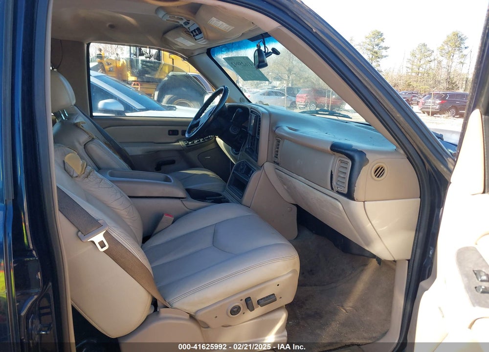 2004 CHEVROLET TAHOE LT VIN: 1GNEK13Z04R130613