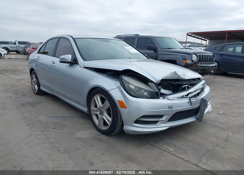 2011 MERCEDES-BENZ C 300 LUXURY/SPORT VIN: WDDGF5EB2BR154749