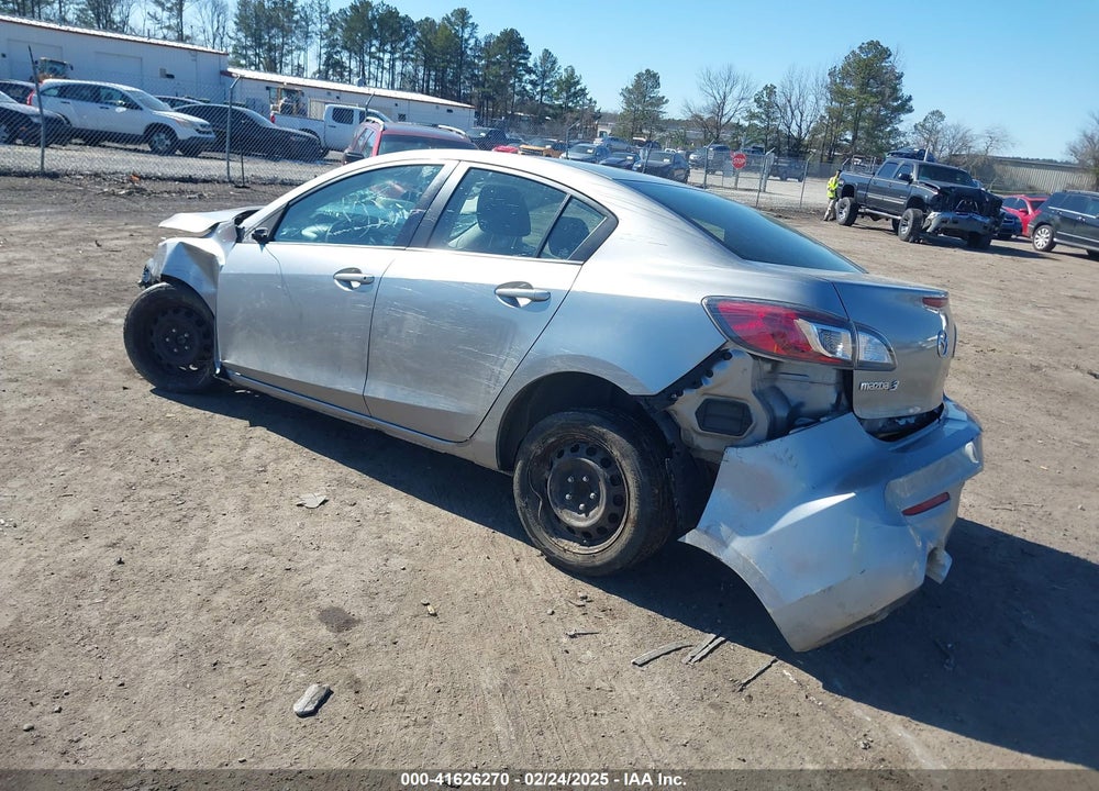 2013 MAZDA MAZDA3 VIN: JM1BL1U71D1823873