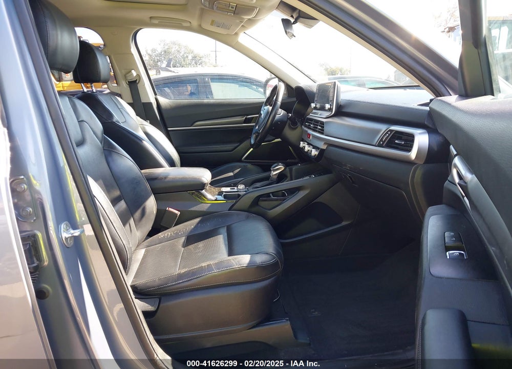 2020 KIA TELLURIDE S VIN: 5XYP64HCXLG076942
