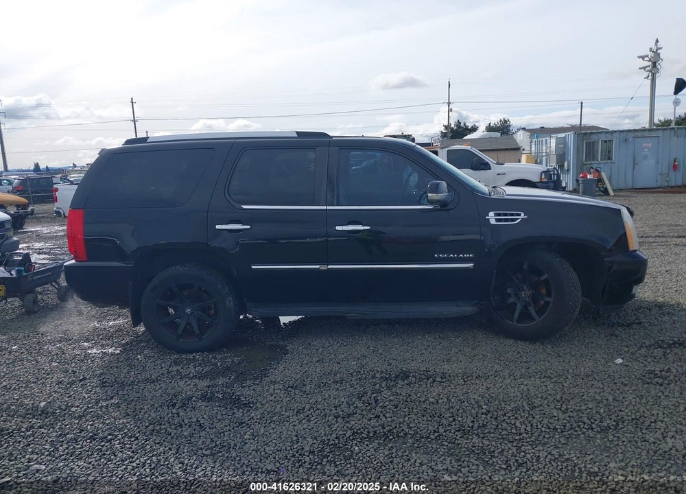 2010 CADILLAC ESCALADE STANDARD VIN: 1GYUKAEF3AR106173