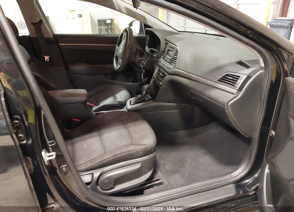 2018 HYUNDAI ELANTRA SE VIN: 5NPD74LF4JH316171
