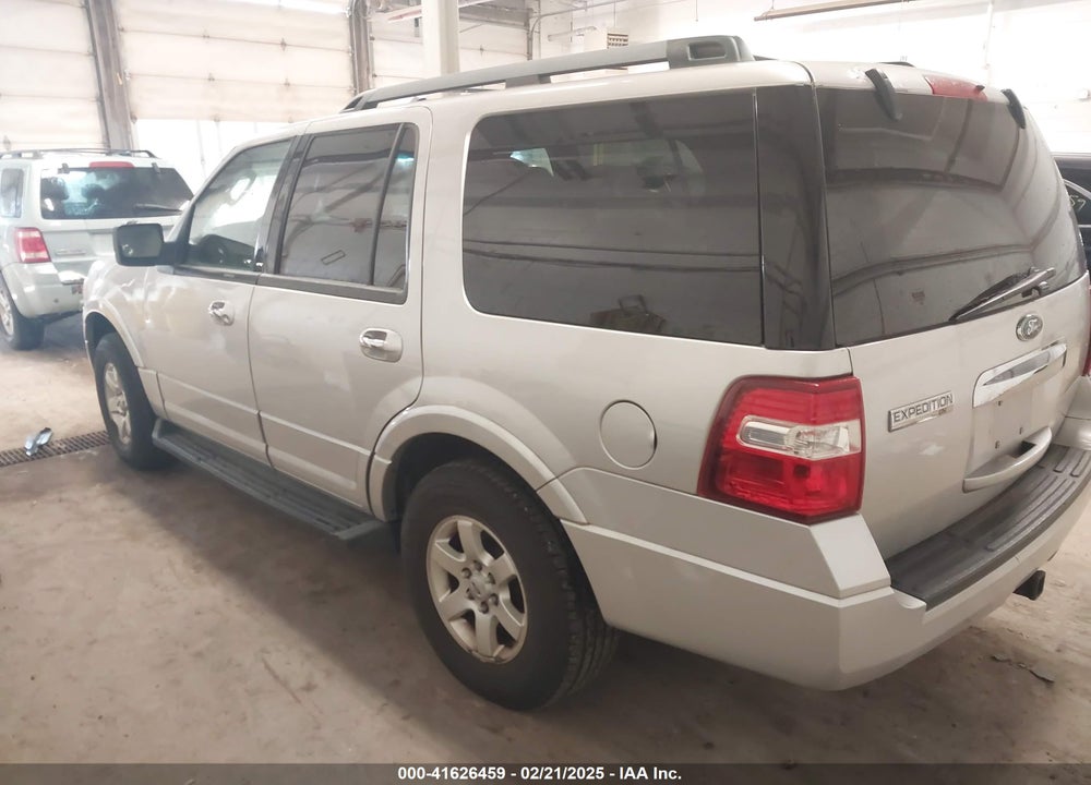2010 FORD EXPEDITION XLT VIN: 1FMJU1G5XAEA81525