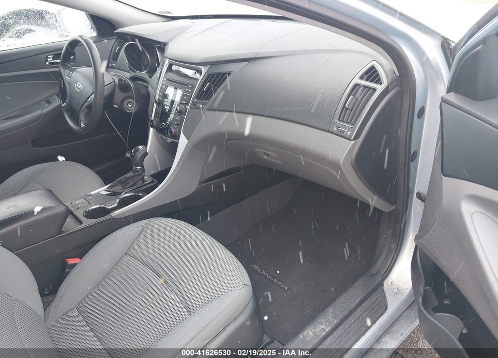 2013 HYUNDAI SONATA VIN: 5NPEB4AC0DH538285