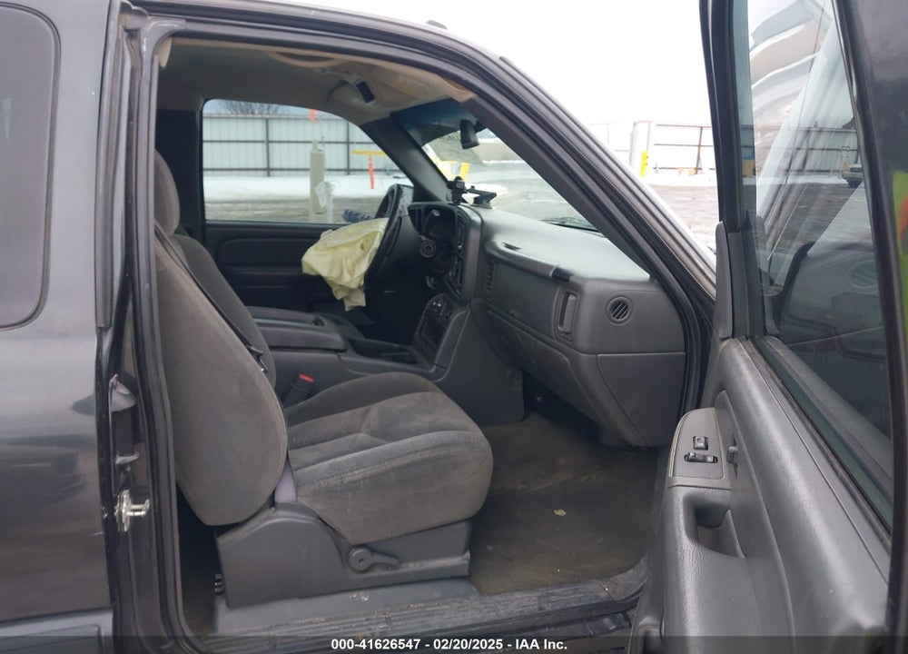 2004 CHEVROLET SILVERADO 1500 LS VIN: 2GCEC19T841419241