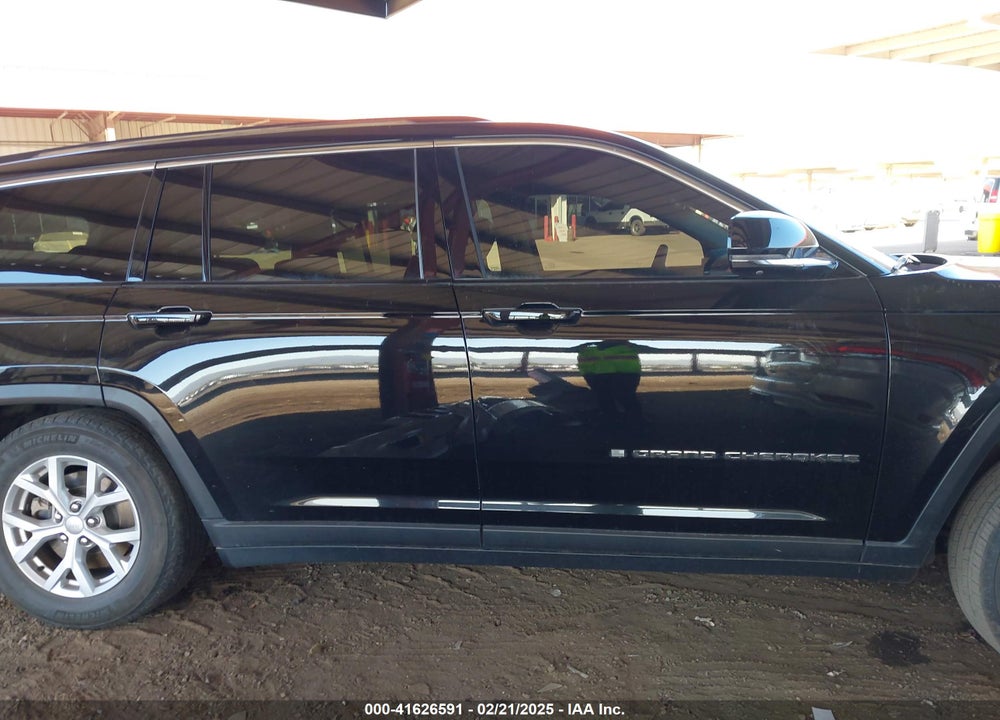 2023 JEEP GRAND CHEROKEE L LIMITED 4X4 VIN: 1C4RJKBG8P8739039