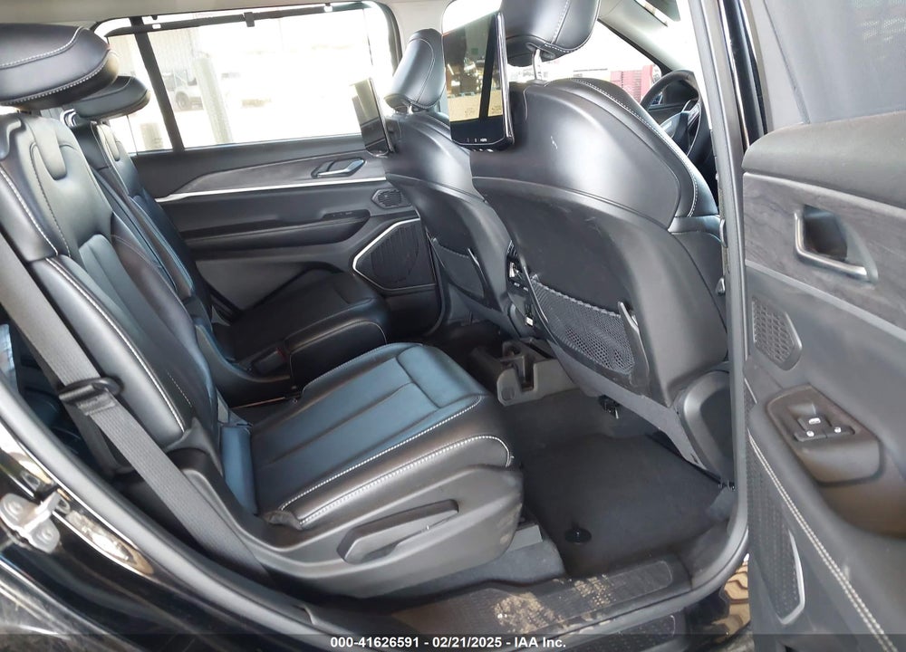 2023 JEEP GRAND CHEROKEE L LIMITED 4X4 VIN: 1C4RJKBG8P8739039