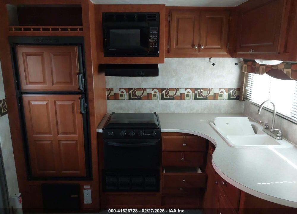 2008 PACIFIC T TRAVEL TRAILER VIN: 5UYTS28298R011234