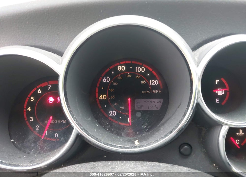 2005 TOYOTA MATRIX VIN: 2T1KR32E75C376281