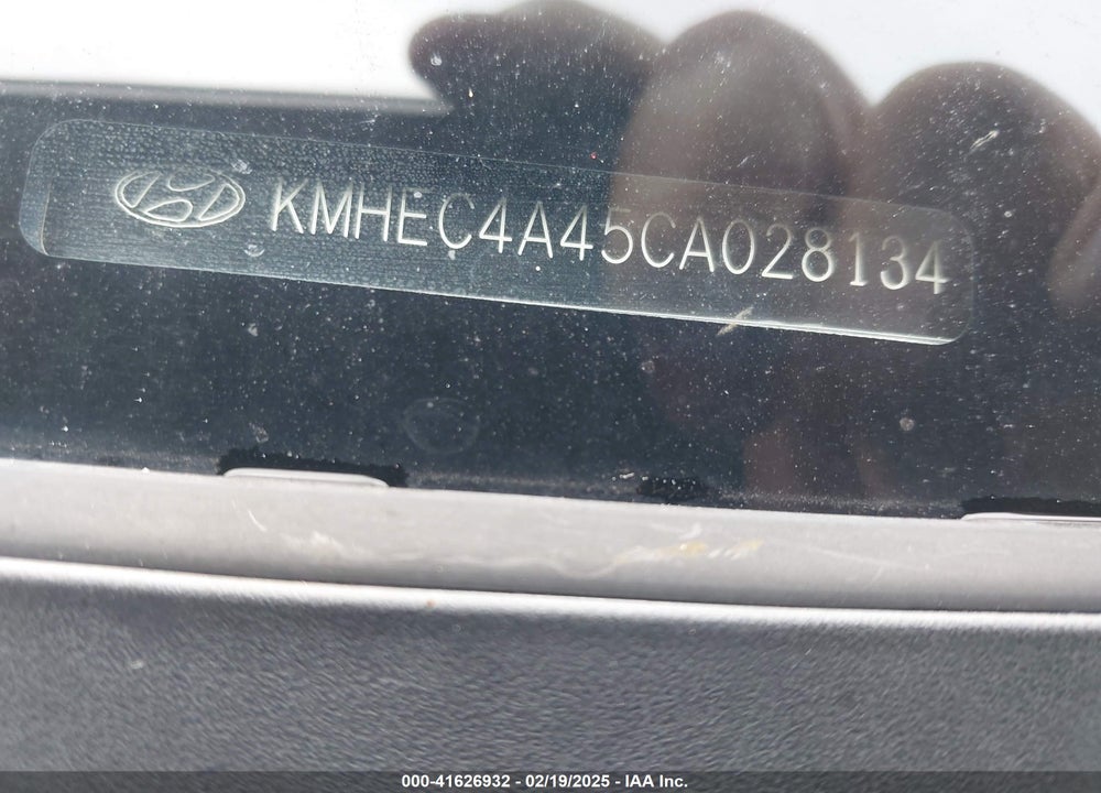 2012 HYUNDAI SONATA HYBRID VIN: KMHEC4A45CA028134