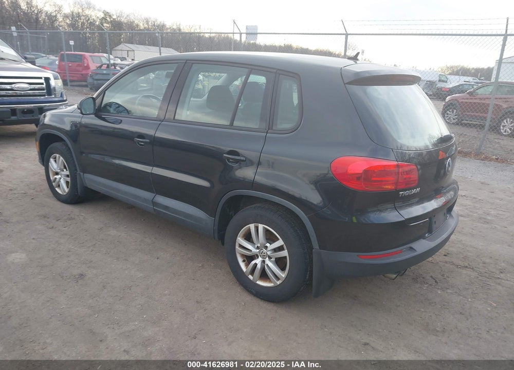 2013 VOLKSWAGEN TIGUAN S VIN: WVGAV3AX4DW572884