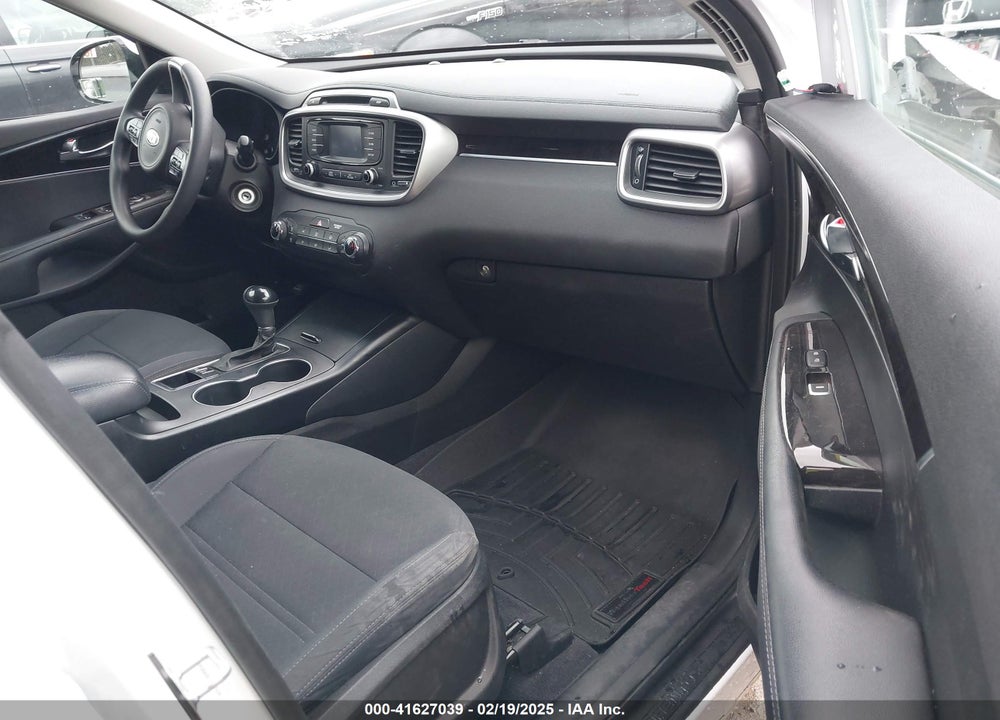 2016 KIA SORENTO 2.4L LX VIN: 5XYPGDA3XGG107636