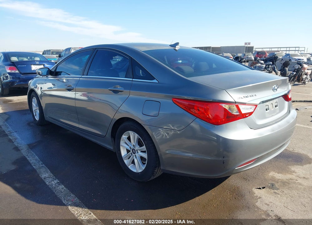 2013 HYUNDAI SONATA VIN: 5NPEB4AC0DH762818