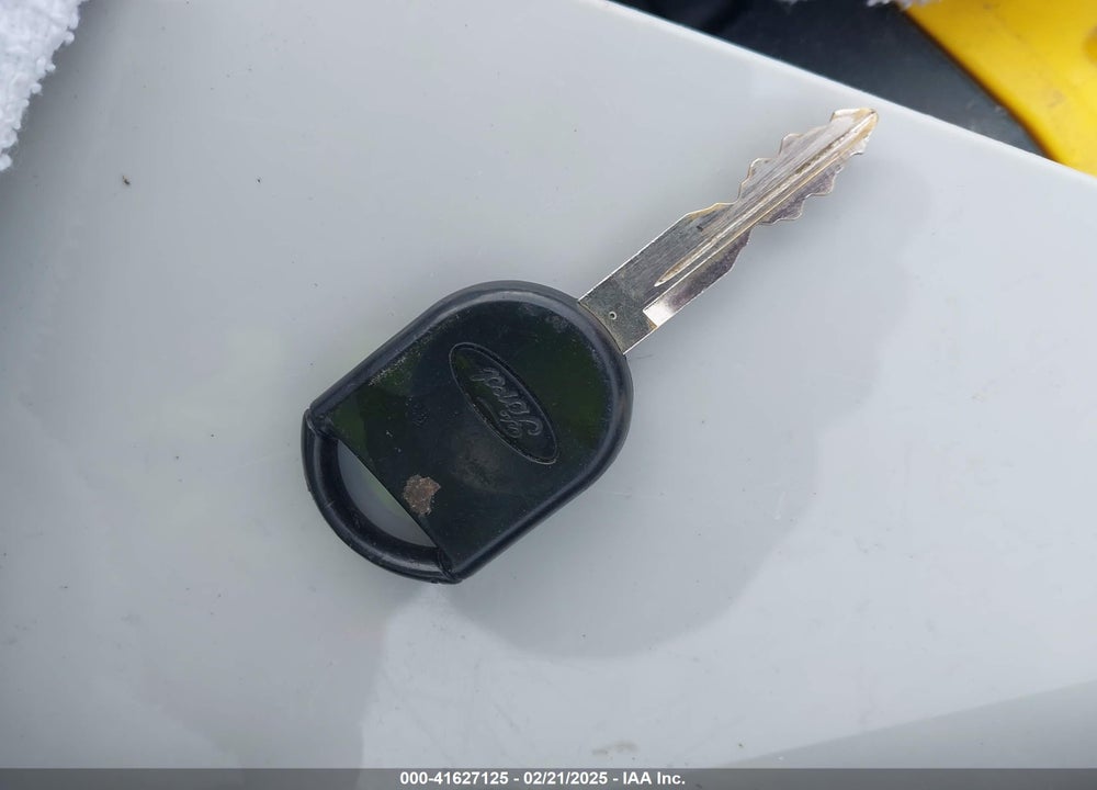 2010 FORD ESCAPE LIMITED VIN: 1FMCU0E70AKC03236