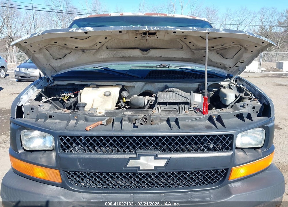 2005 CHEVROLET EXPRESS VIN: 1GCFG15X251245840