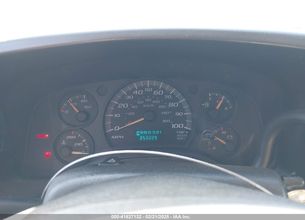 2005 CHEVROLET EXPRESS VIN: 1GCFG15X251245840