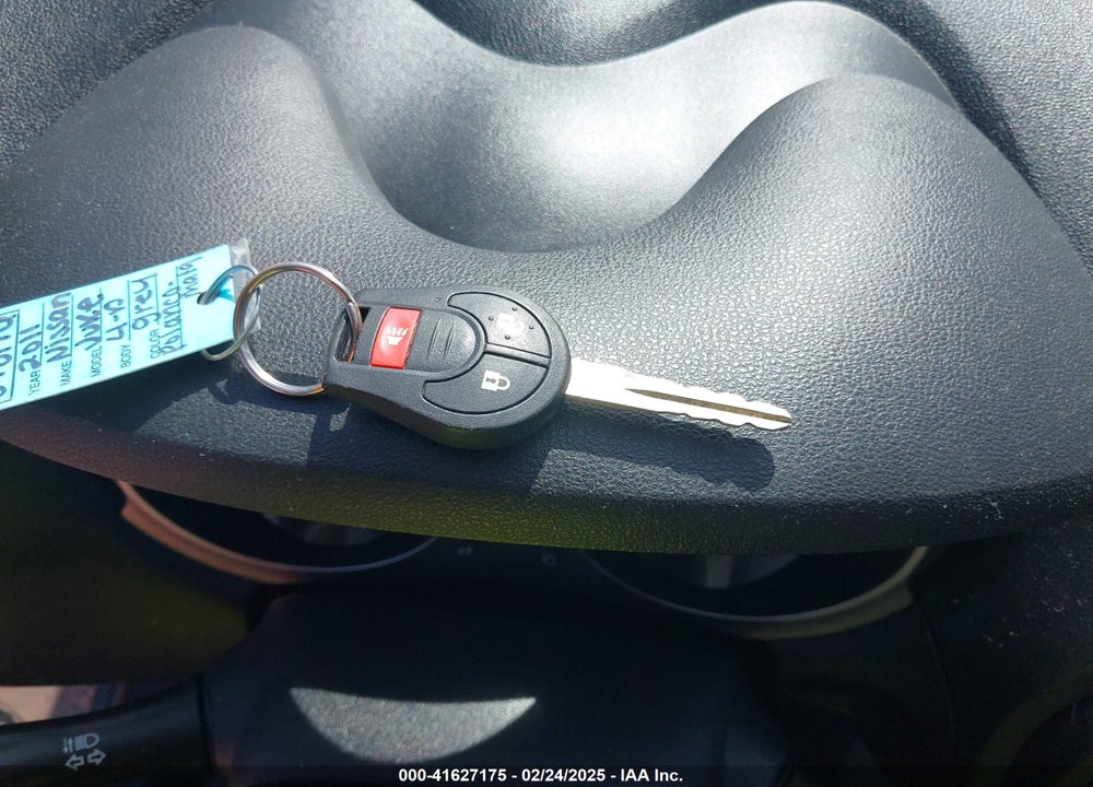 2011 NISSAN JUKE VIN: JN8AF5MVXBT011924