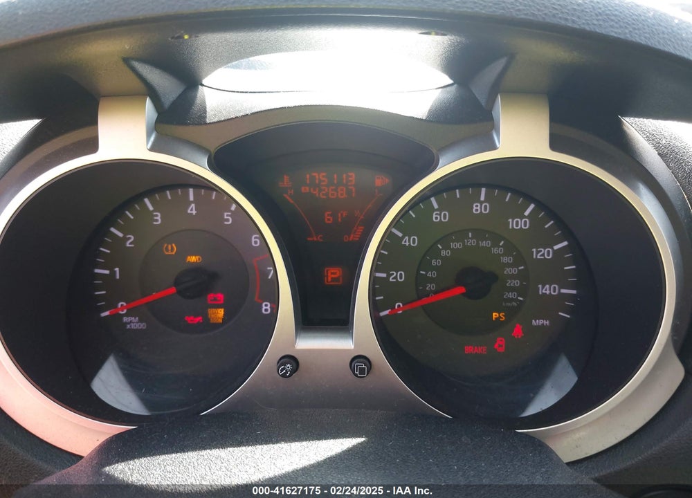 2011 NISSAN JUKE VIN: JN8AF5MVXBT011924