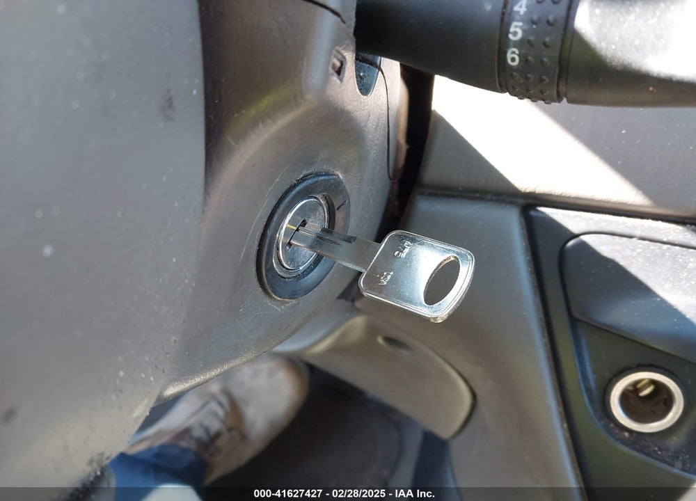 2004 FORD FOCUS SE VIN: 1FAFP34Z44W120473