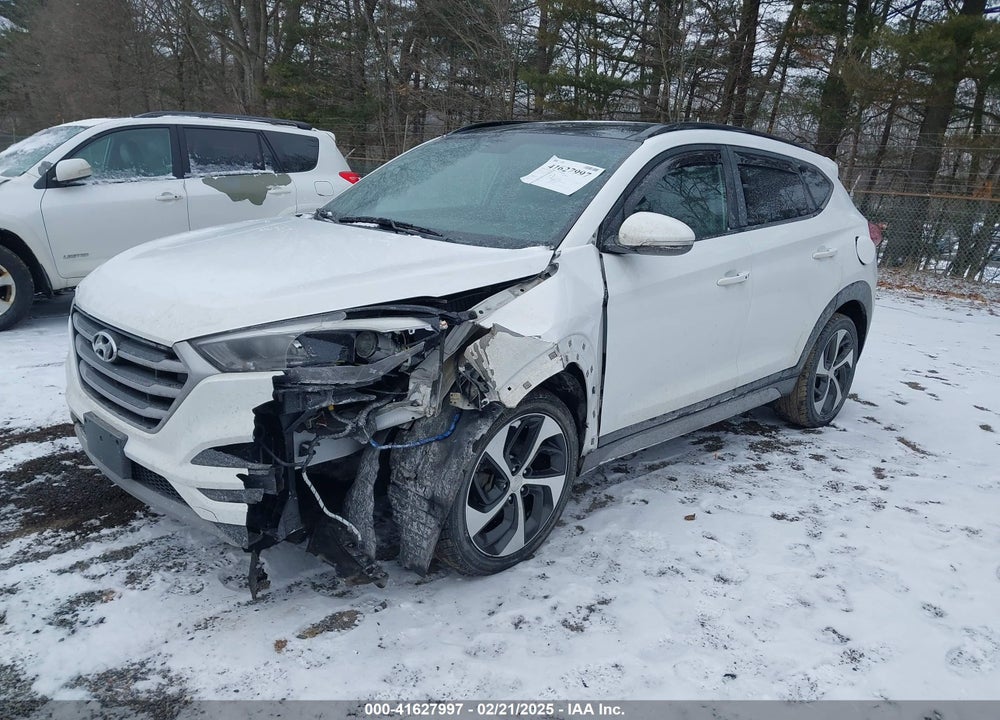 2018 HYUNDAI TUCSON VALUE VIN: KM8J33A22JU651049