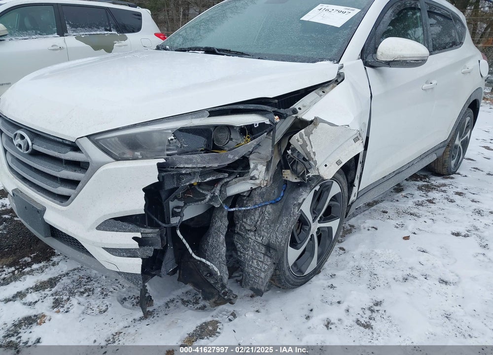 2018 HYUNDAI TUCSON VALUE VIN: KM8J33A22JU651049