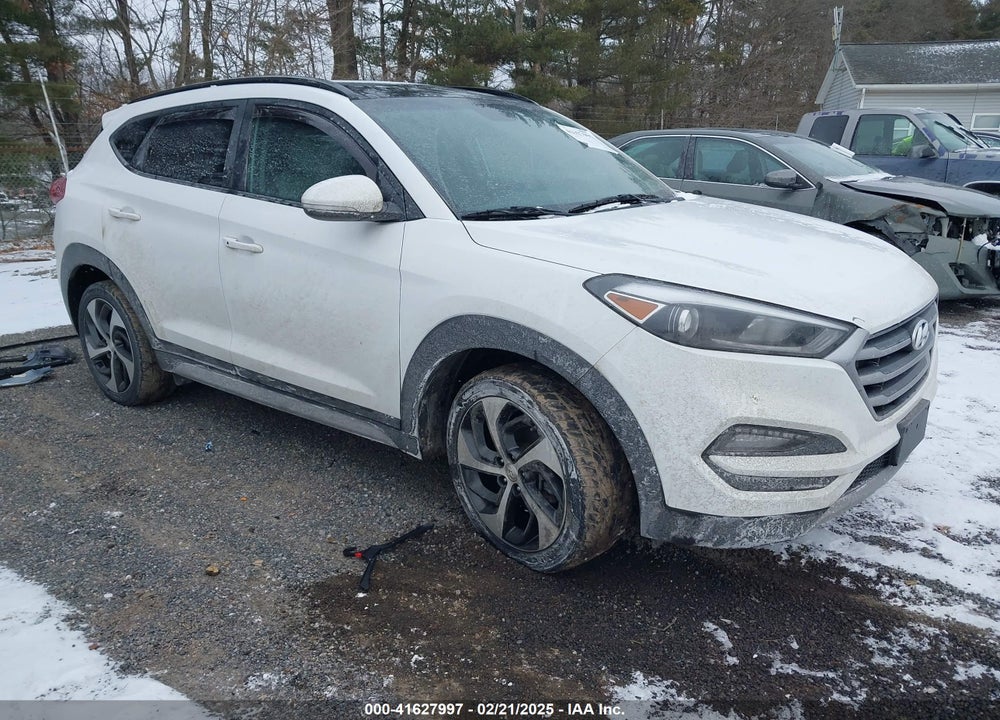 2018 HYUNDAI TUCSON VALUE VIN: KM8J33A22JU651049