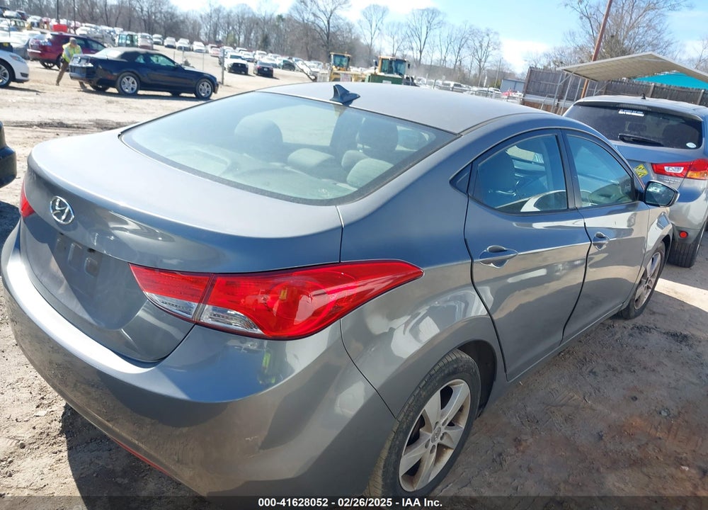 2013 HYUNDAI ELANTRA VIN: 5NPDH4AE5DH319057